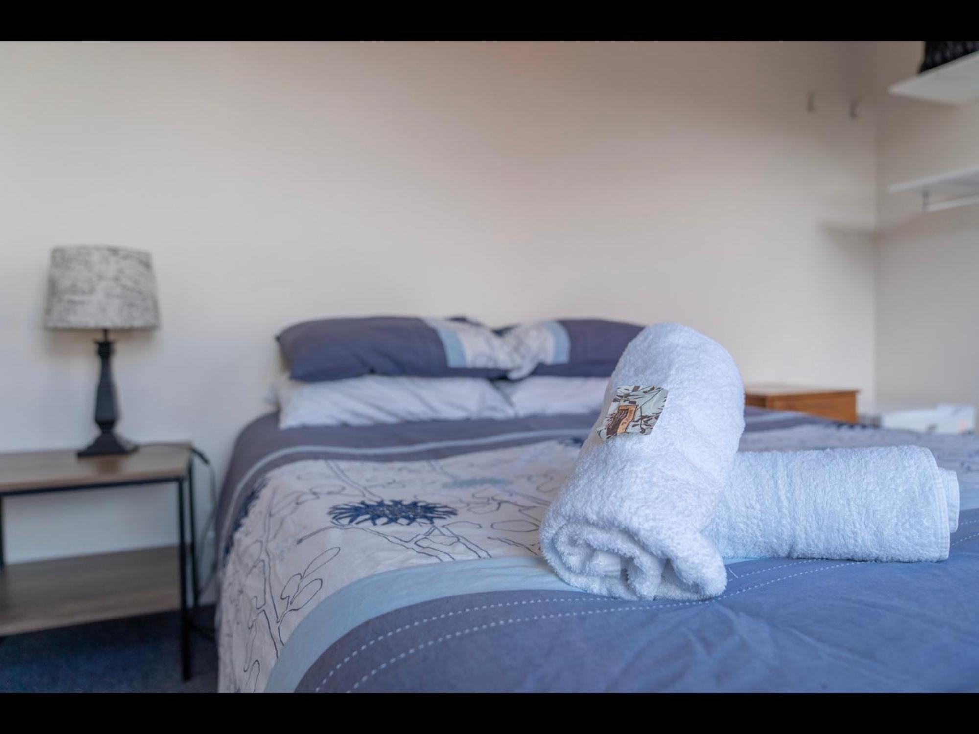 Te Anau Holiday Home - Free Wifi - Free Bikes & Kayaks - Short Walk To Lake & Town - Top Views מראה חיצוני תמונה